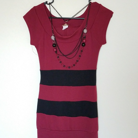 Burgundy dress w/necklace - Picture 1 of 2